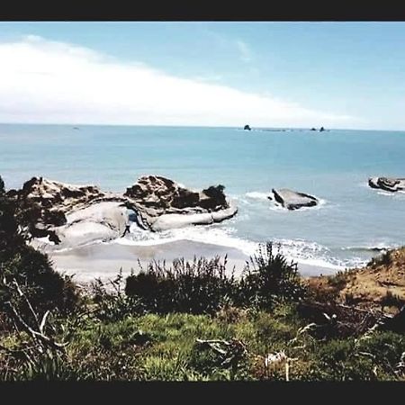 The Hole In The Rock Yurt Hotel Cape Foulwind Exterior foto