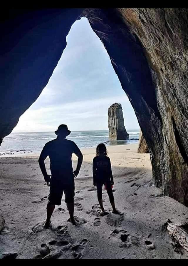 The Hole In The Rock Yurt Hotel Cape Foulwind Exterior foto