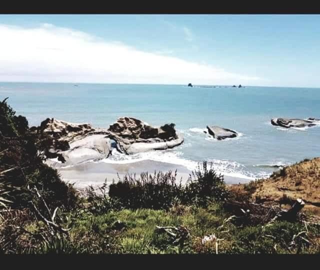 The Hole In The Rock Yurt Hotel Cape Foulwind Exterior foto